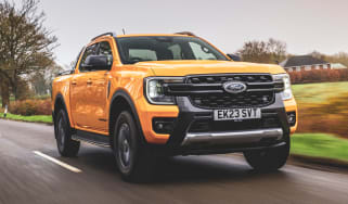 Ford Ranger Wildtrak - front tracking